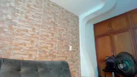 dreams_chloe online show from July 4, 5:46 am