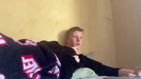 Snapshot of dreamy_devi1 chatting on April 6, 1:23 pm dreamy_devi1 online show from April 6, 1:23 pm