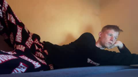 Snapshot of dreamy_devi1 chatting on April 12, 6:02 pm dreamy_devi1 online show from April 12, 6:02 pm