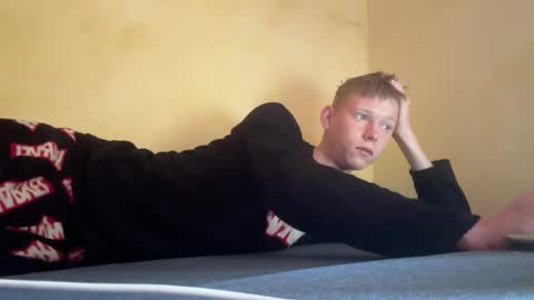 Snapshot of dreamy_devi1 chatting on April 14, 11:38 am dreamy_devi1 online show from April 14, 11:38 am