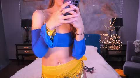Snapshot of dreamylinaaa chatting on April 28, 8:58 pm Lina online show from April 28, 8:58 pm