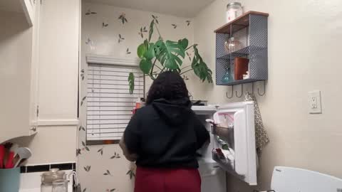 RIRI OR DREAMY online show from December 11, 4:07 am