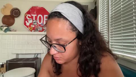 RIRI OR DREAMY online show from September 14, 5:23 pm