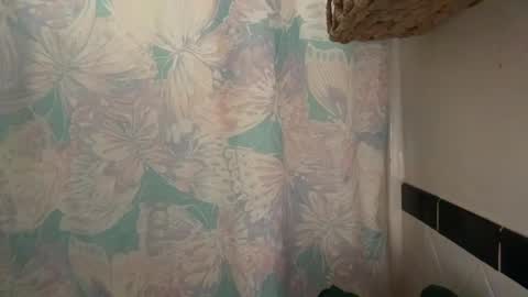 RIRI OR DREAMY online show from October 11, 6:50 pm