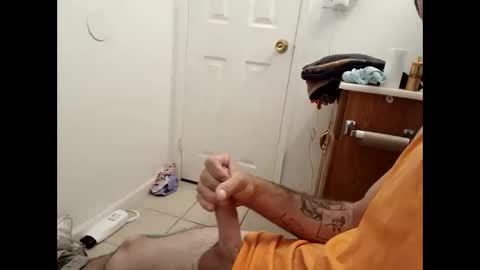 Snapshot of drewthejew616 chatting on October 6, 4:37 pm drewthejew616 online show from October 6, 4:37 pm