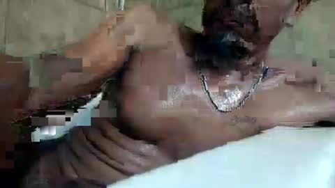 Snapshot of drey40 chatting on April 14, 12:55 pm drey40 online show from April 14, 12:55 pm