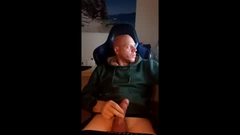 Snapshot of drijn3 chatting on January 11, 2:27 am drijn3 online show from January 11, 2:27 am