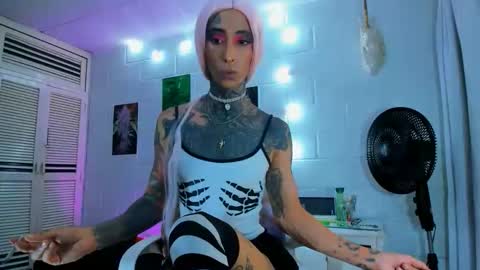 drippyorlove online show from February 20, 9:37 pm