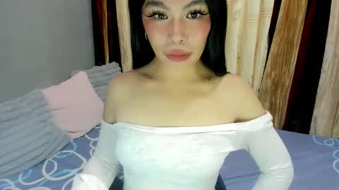 miss. Erika online show from December 18, 2:12 pm