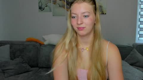 Snapshot of drivecrazy chatting on August 6, 4:03 am Hanna online show from August 6, 4:03 am