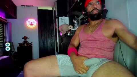 Snapshot of drizzys_room chatting on June 19, 1:59 pm DirtyDrizzy online show from June 19, 1:59 pm