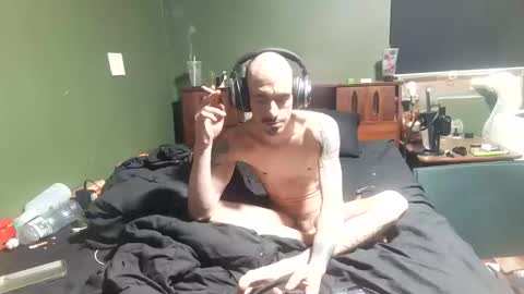 Snapshot of drkstar82 chatting on March 1, 1:57 pm Dark Star online show from March 1, 1:57 pm