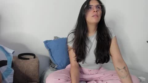 CamiSanti online show from February 5, 2:27 am