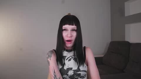 Snapshot of drown_in_my_eyes chatting on November 27, 7:10 am Luna online show from November 27, 7:10 am