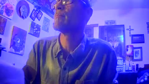 Snapshot of druedowm chatting on December 20, 10:00 am druedowm online show from December 20, 10:00 am