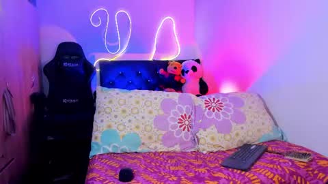 Snapshot of dual_seduction25 chatting on July 10, 1:54 am Juan Marulanda online show from July 10, 1:54 am