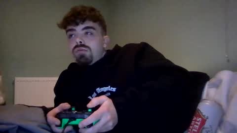 Snapshot of dude106954 chatting on February 24, 12:52 am dude106954 online show from February 24, 12:52 am