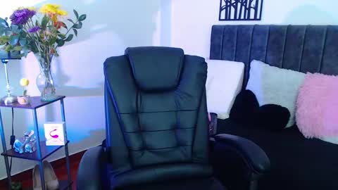 Snapshot of dulce01_0 chatting on February 26, 5:42 am Charlotte online show from February 26, 5:42 am