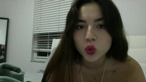 dulce2922 online show from December 7, 7:16 am