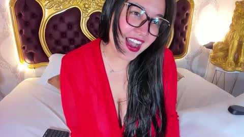 Lucy online show from January 6, 10:45 pm