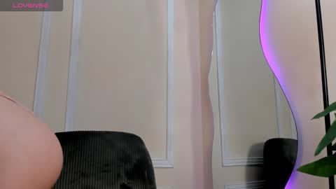 dulce__fiore07 online show from December 1, 12:43 pm