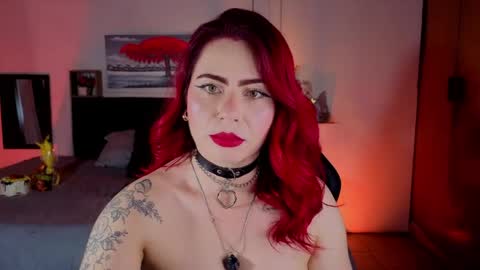 Snapshot of dulce_charlottee chatting on April 6, 7:48 pm DULCE online show from April 6, 7:48 pm