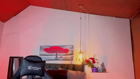 Snapshot of dulce_charlottee chatting on April 7, 7:36 pm DULCE online show from April 7, 7:36 pm