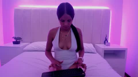 Snapshot of dulce_coquette_ chatting on February 28, 7:15 pm dulce online show from February 28, 7:15 pm