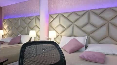 Snapshot of dulce_hiil_ chatting on September 13, 7:02 pm    Monday 5-2 am From Tuesday to Friday5-1 am Colombia time online show from September 13, 7:02 pm