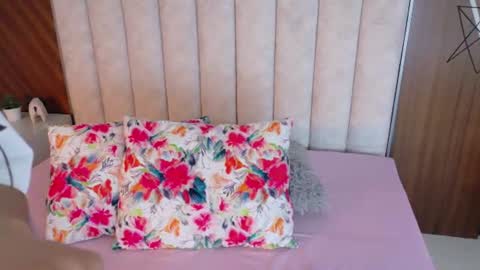 DULCE HOLY online show from July 9, 12:58 am