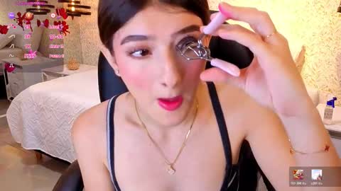 dulce_isabel_ online show from February 5, 3:11 am