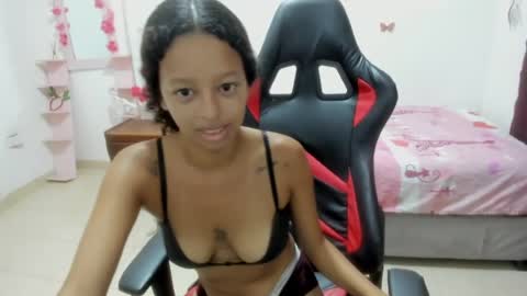 Snapshot of dulce_lan18 chatting on June 13, 2:48 pm dulce_lan18 online show from June 13, 2:48 pm