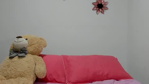 Snapshot of dulce_roberts_ chatting on December 5, 4:44 pm Dulce  online show from December 5, 4:44 pm