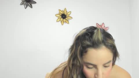 Snapshot of dulce_roberts_ chatting on December 6, 3:22 pm Dulce  online show from December 6, 3:22 pm