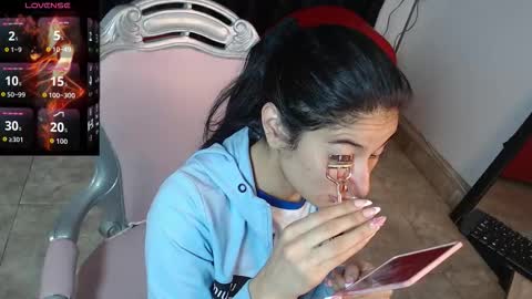 Snapshot of dulce_sara0 chatting on February 24, 1:53 pm Dulce Sara online show from February 24, 1:53 pm