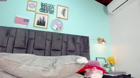 DULCE AURORA online show from January 25, 9:26 am