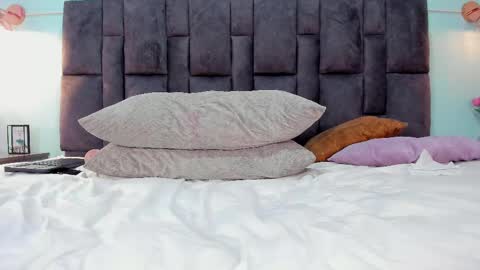 DULCE AURORA online show from March 7, 5:51 am