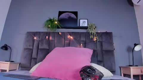 Snapshot of dulceaurora_ chatting on June 11, 6:00 am DULCE AURORA online show from June 11, 6:00 am