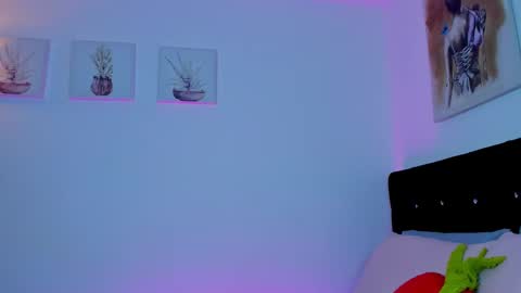 Snapshot of dulcedanii chatting on February 16, 10:44 am Daniela online show from February 16, 10:44 am