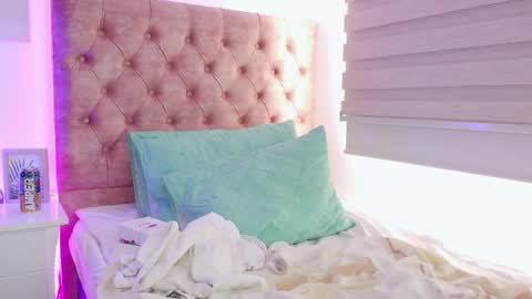 dulcepowl_lm online show from March 19, 2:21 pm