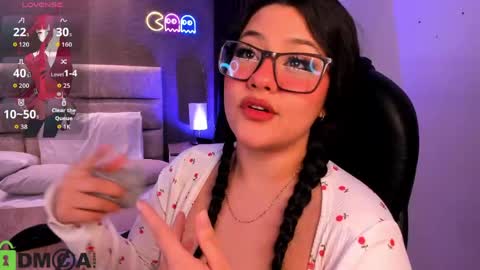 Snapshot of dulcerose01 chatting on April 23, 12:29 pm Dulce Rose online show from April 23, 12:29 pm