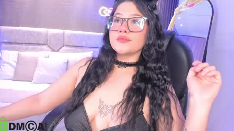 Snapshot of dulcerose01 chatting on April 30, 4:52 am Dulce Rose online show from April 30, 4:52 am