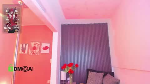 Snapshot of dulcerose01 chatting on May 15, 11:12 pm Dulce Rose online show from May 15, 11:12 pm