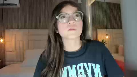 Snapshot of dulcevela chatting on September 11, 10:43 pm dulcevela online show from September 11, 10:43 pm