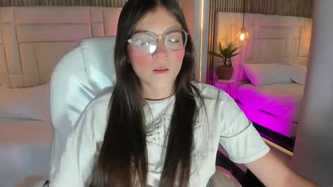 Snapshot of dulcevela chatting on September 15, 10:43 pm dulcevela online show from September 15, 10:43 pm