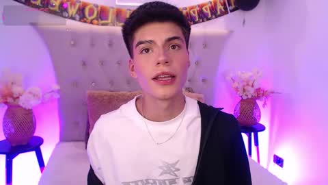 Dulcey online show from October 19, 3:40 am