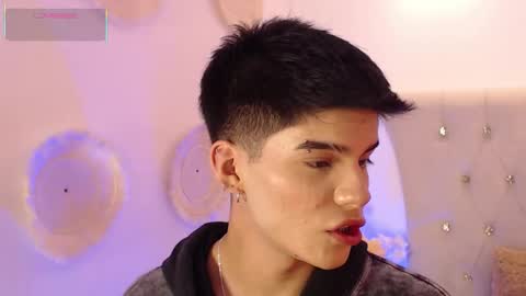 Dulcey online show from December 5, 3:37 am