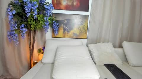 dulceyjohn online show from February 23, 6:45 pm