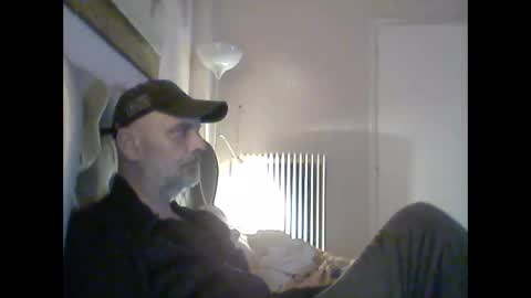 Snapshot of dumaeros77 chatting on December 27, 5:48 pm Duma online show from December 27, 5:48 pm