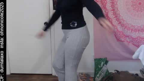 the only advantage you have over me is that u can kiss my ass and i cant  online show from March 3, 8:04 pm